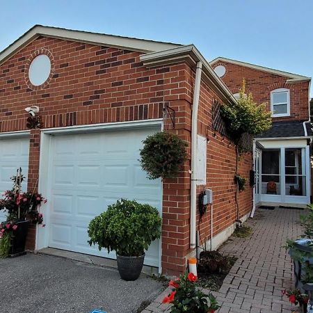 Mainfloor Spacious Room In Toronto Exterior foto